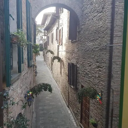 Nido Nel Cuore Di Montone Apartment *